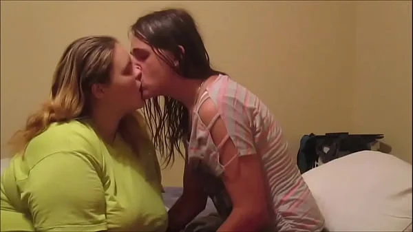 Hot Girls Kissing & Anal Fucking Shooting Squirt All In Sissy Face