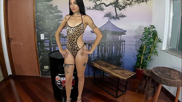 Eva Perez na HardBrazil por trás das câmeras