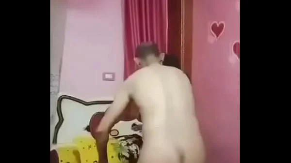 ماما قعدة علي زب دكرها