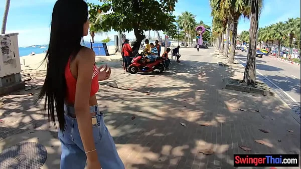 Petite Thai amateur teenie sucks and fucks a tourist