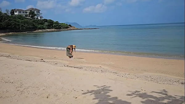 Long Dress NO PANTIES flashing on Public Beach