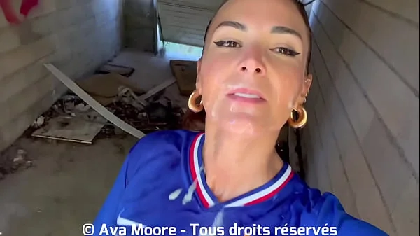 BUKKAKE GEANT - Salope Française Suce Des Inconnus pour l'Euro 2024 de Football