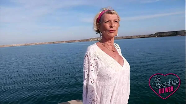 Eva, cougar de 70ans qui adore se faire baiser