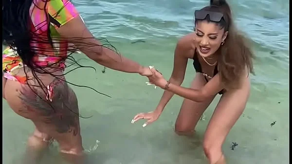 Have you ever saw seen this???? FUCKING 2 SLUTS at PUBLIC BEACH