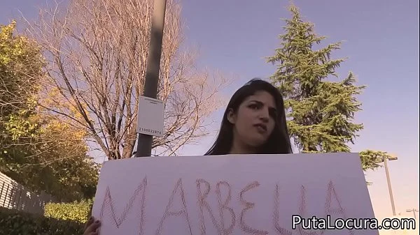 Los chicos de torbe la lían... Nos pide que la llevemos y resulta toda una putita Sofia Habibi