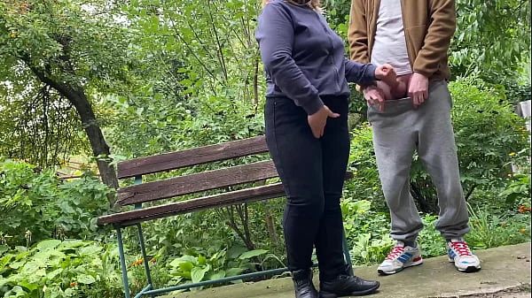 Cum on big ass MILF in jeans in the park